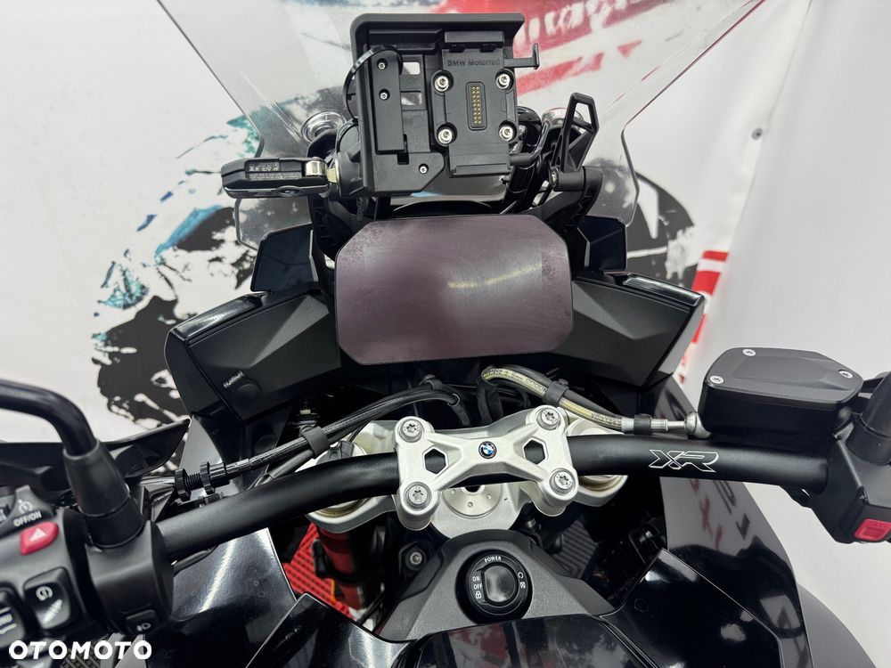 BMW XR - 24