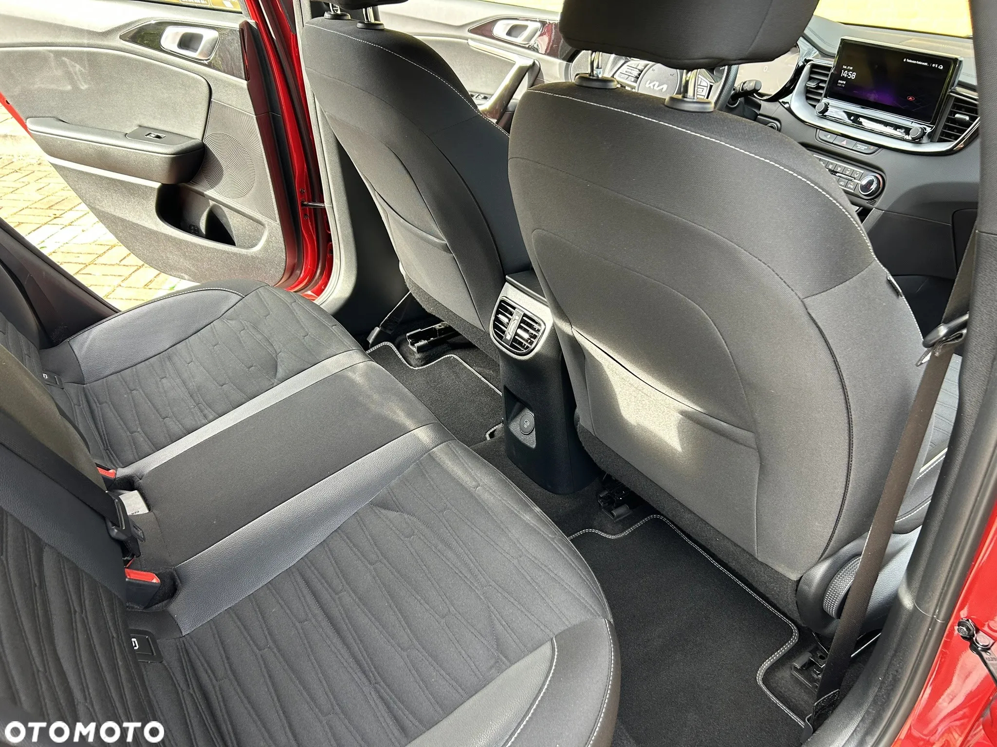 Kia ProCeed 1.5 T-GDI GT Line - 11