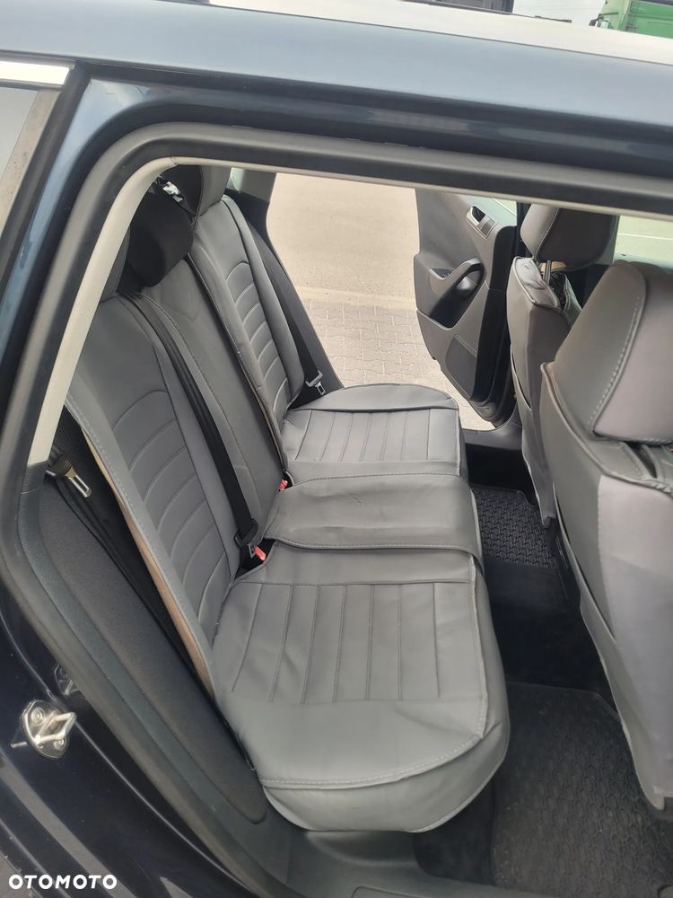 Volkswagen Passat - 2