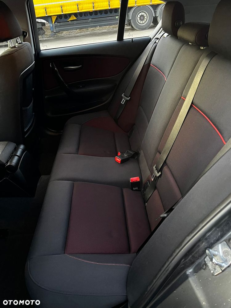 BMW Seria 1 120d DPF - 11