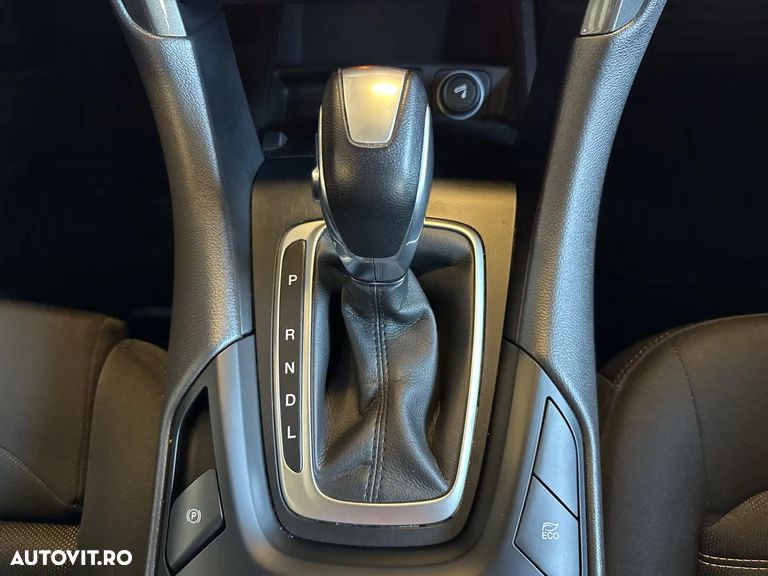 Ford Mondeo 2.0 HEV Trend - 19