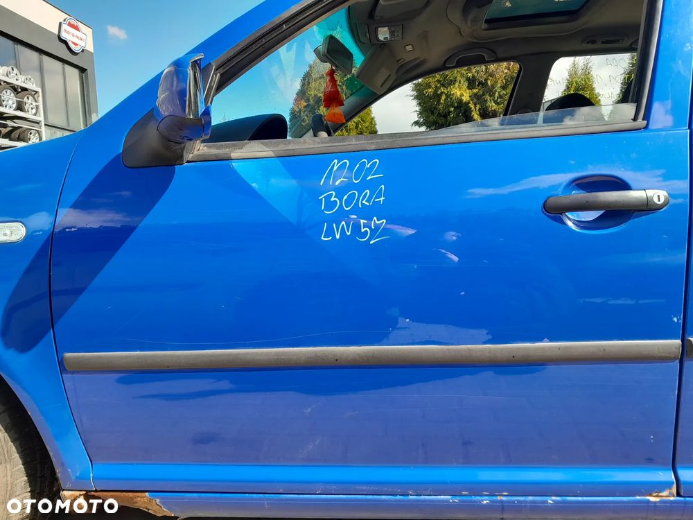 VW BORA DRZWI LEWE PRZEDNIE LEWY PRZÓD KOLOR: LW5Z - 1