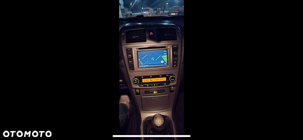 Toyota Avensis - 8