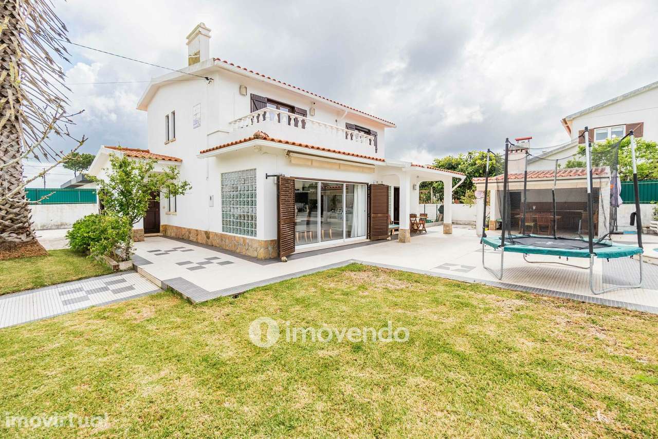 Moradia T4, com garagem e piscina, em Pinhal de Frades, Ericeira - Grande imagem: 2/60