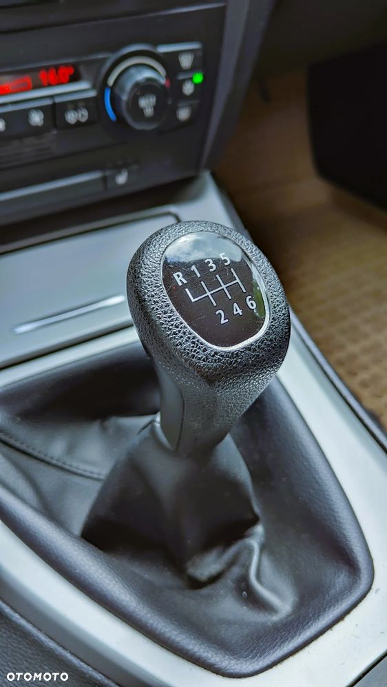 BMW Seria 3 320i - 15