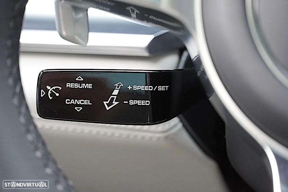 Porsche Panamera 4 E-Hybrid - 39