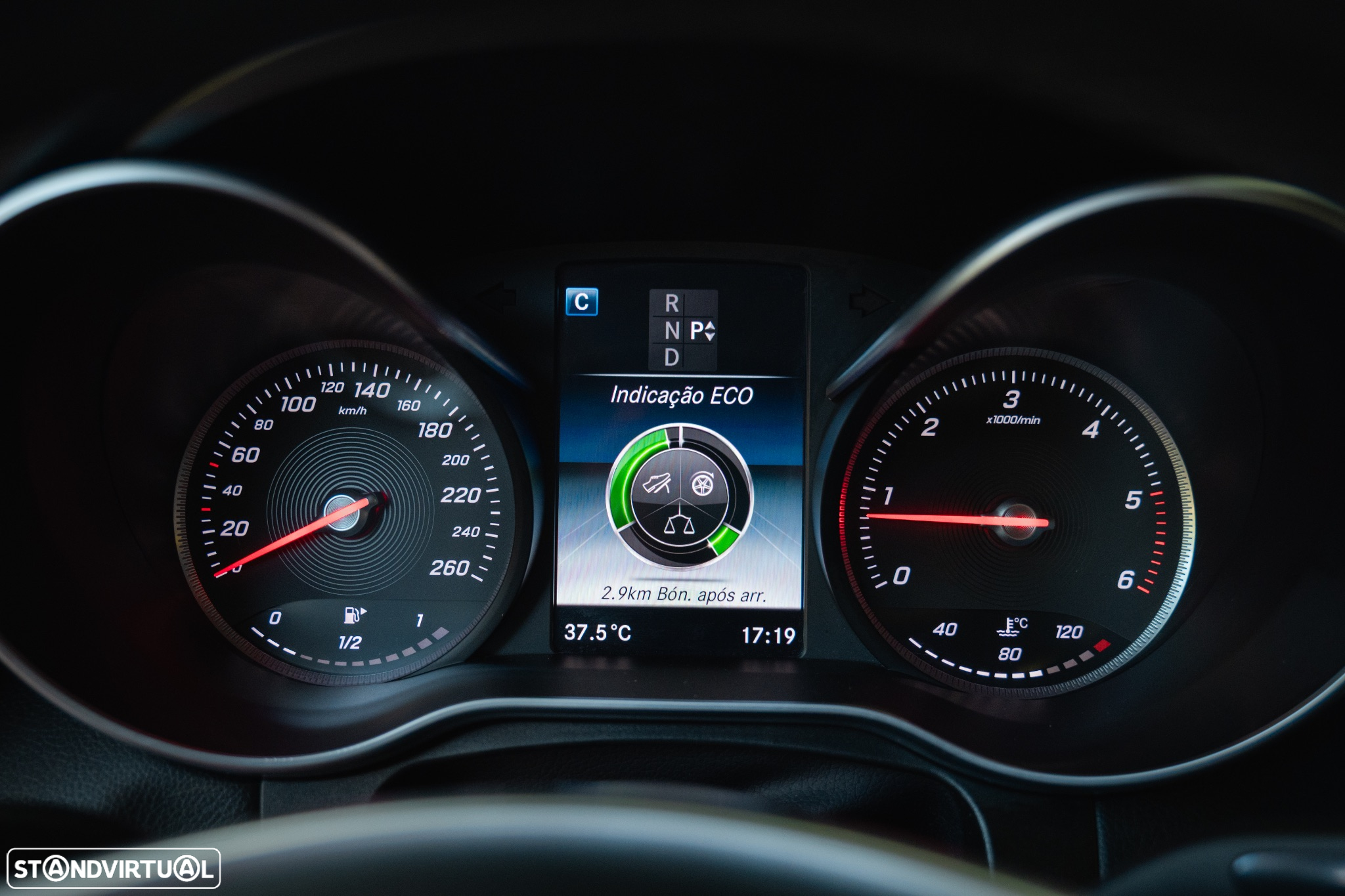 Mercedes-Benz GLC 220 d 4Matic 9G-TRONIC AMG Line - 35