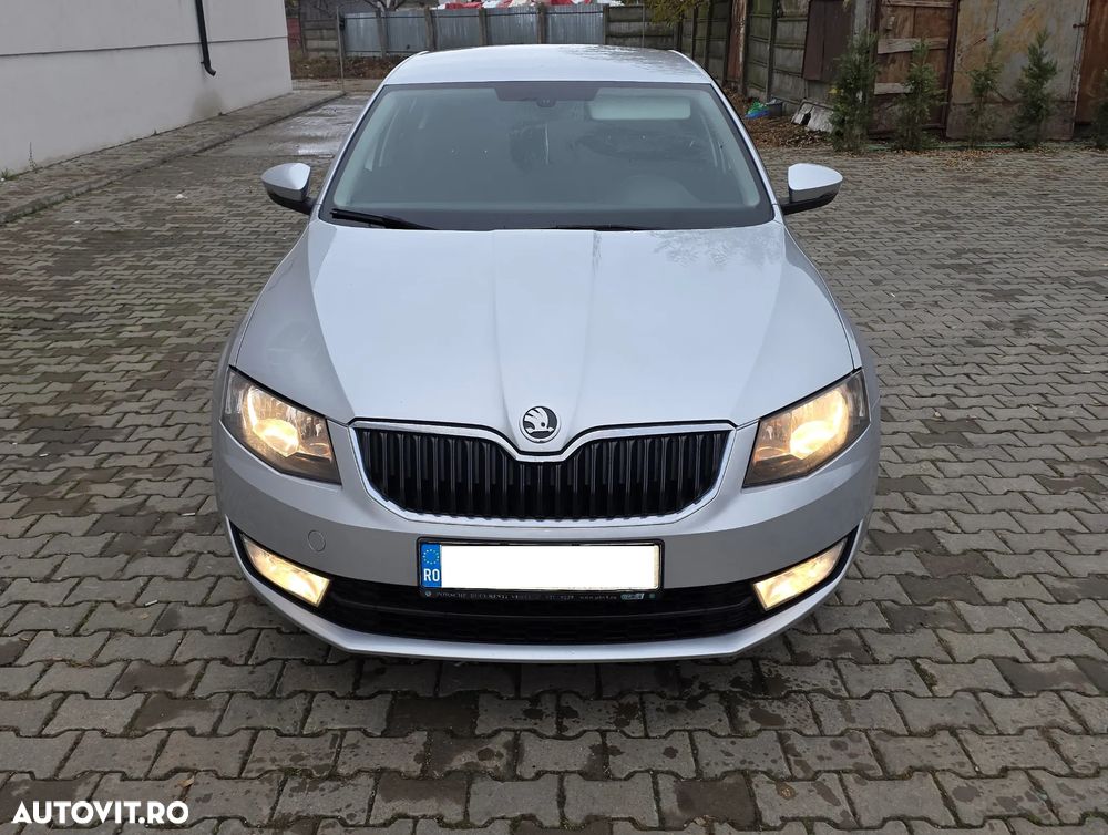 Skoda Octavia 1.6 TDI AMBITION DSG - 5