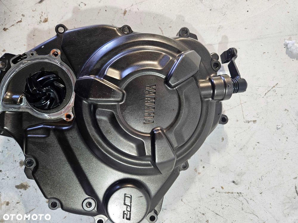 YAMAHA MT 07 Dekiel sprzęgła obudowa silnika - 6