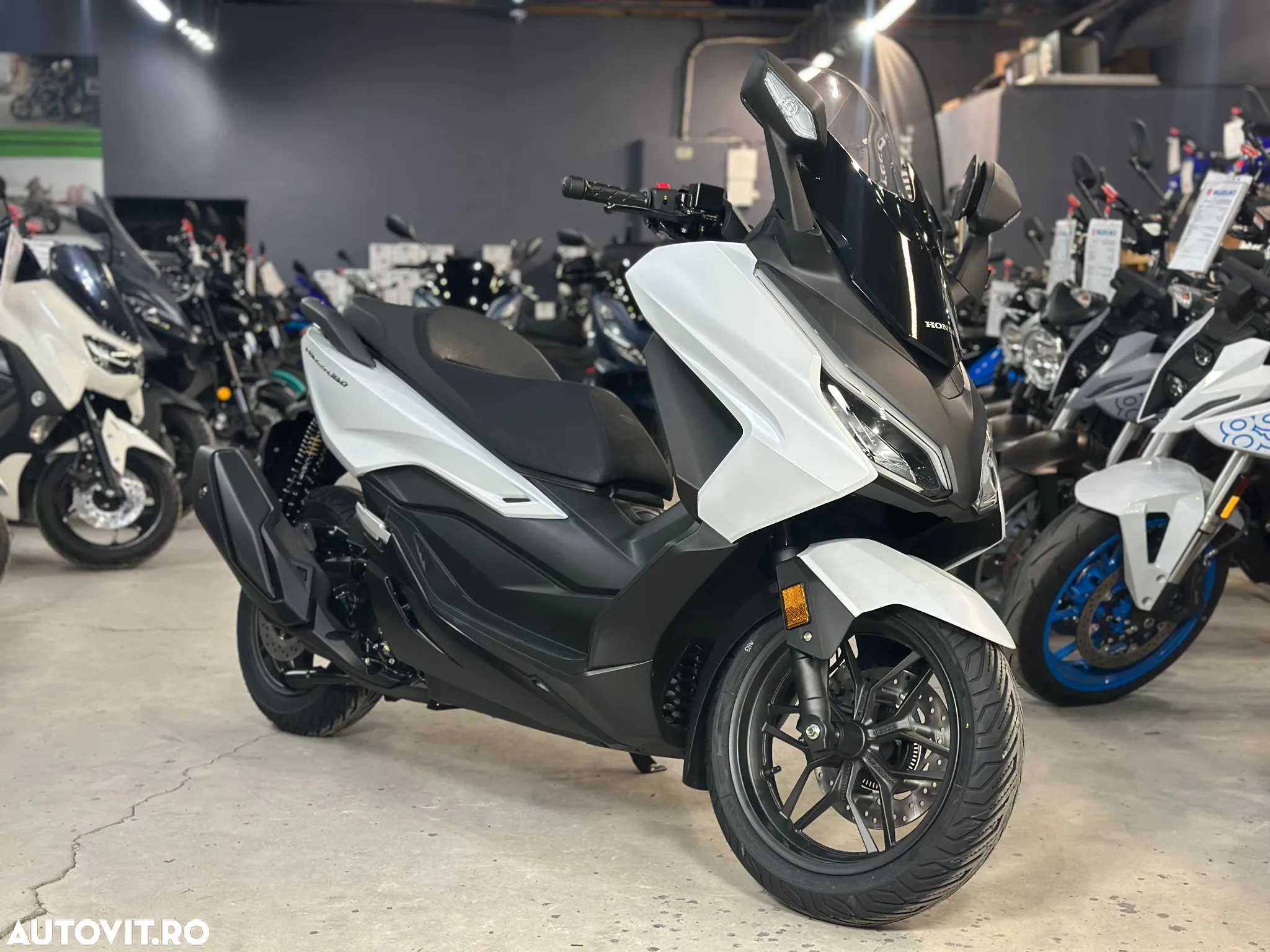 Honda Forza 350 - 4
