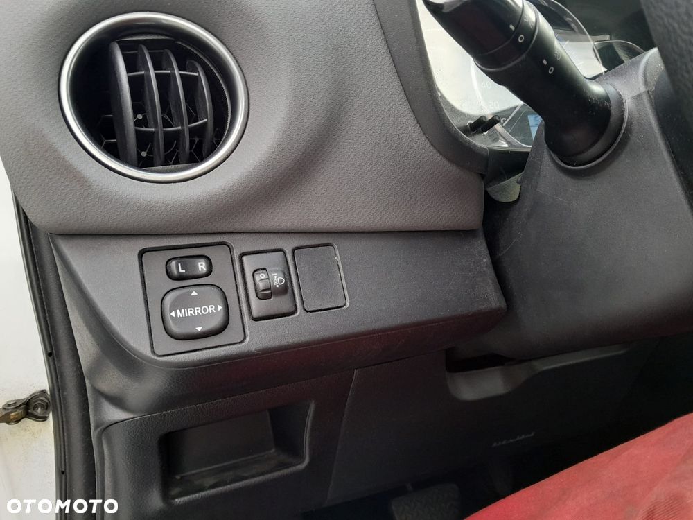 Toyota Yaris Hybrid 100 Business Edition - 8