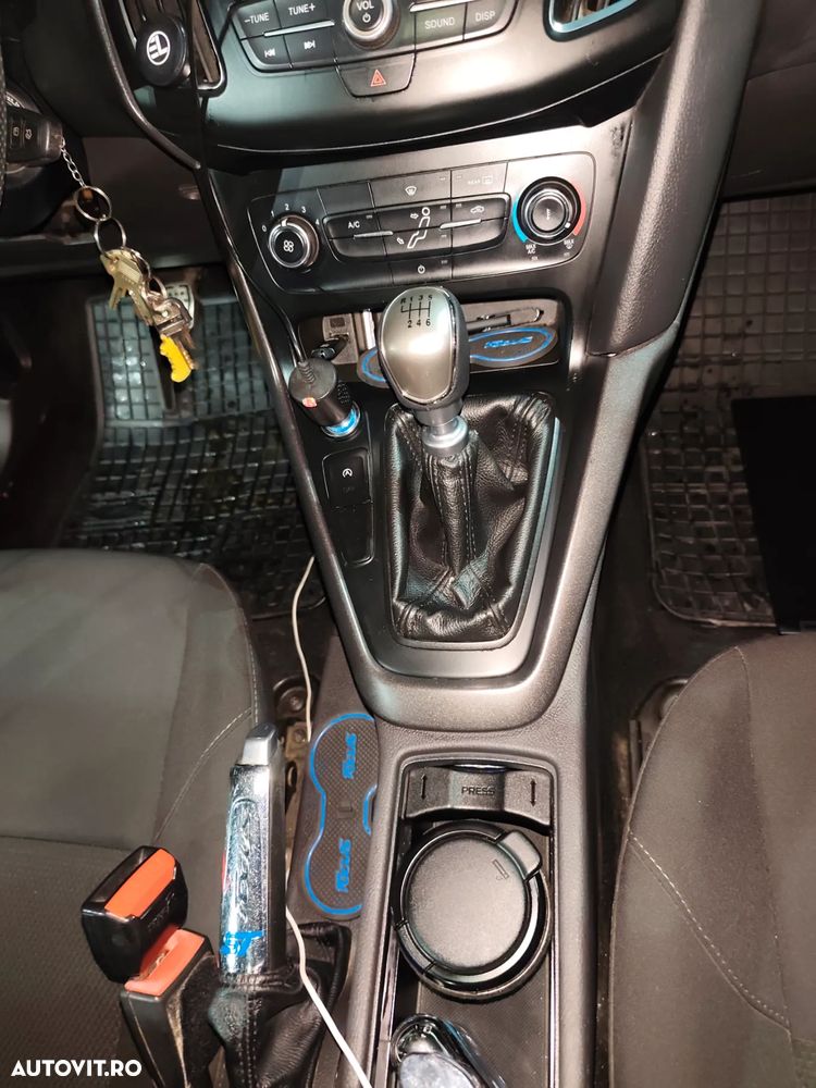 Ford Focus 1.5 TDCi ST-Line - 9