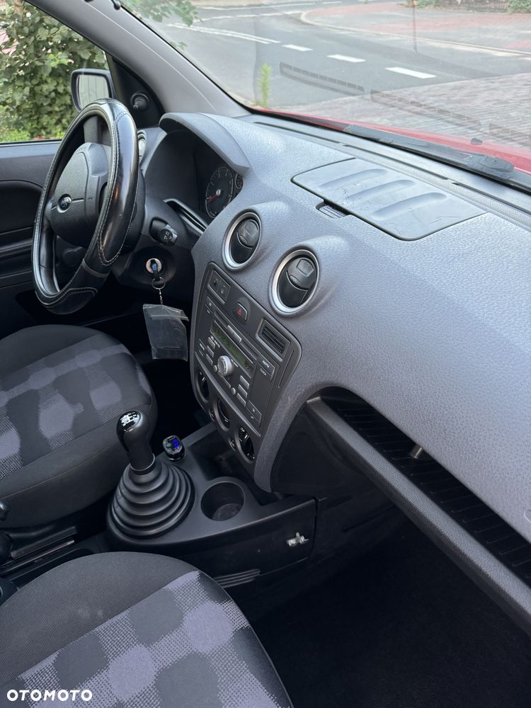 Ford Fusion 1.4 TDCI Ambiente - 33