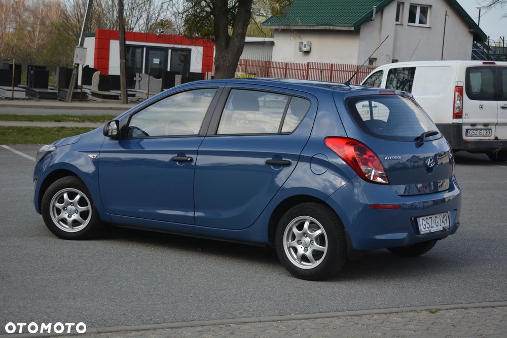 Hyundai i20 - 15