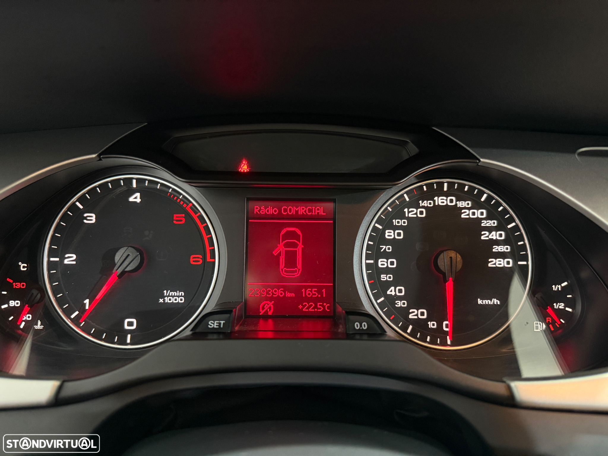 Audi A4 Avant 2.0 TDI Advance - 27