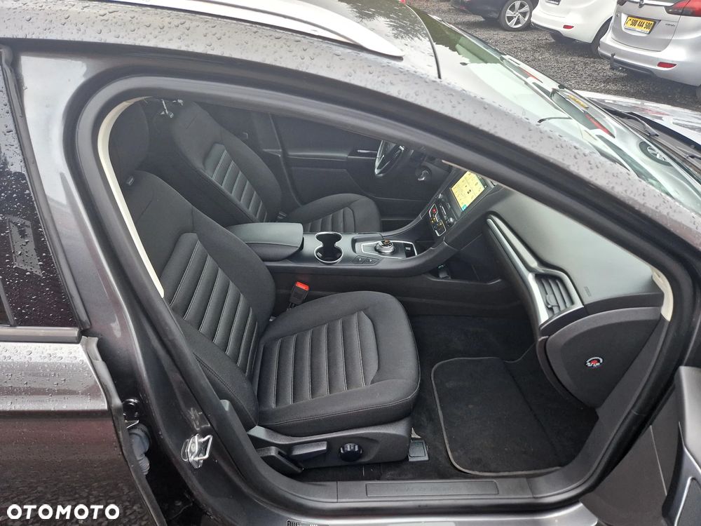 Ford Mondeo - 32