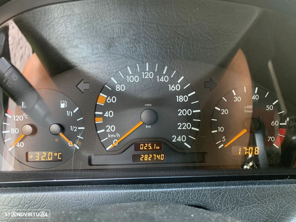 Mercedes-Benz C 180 Classic - 13