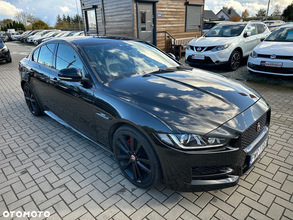 Jaguar XE - 2