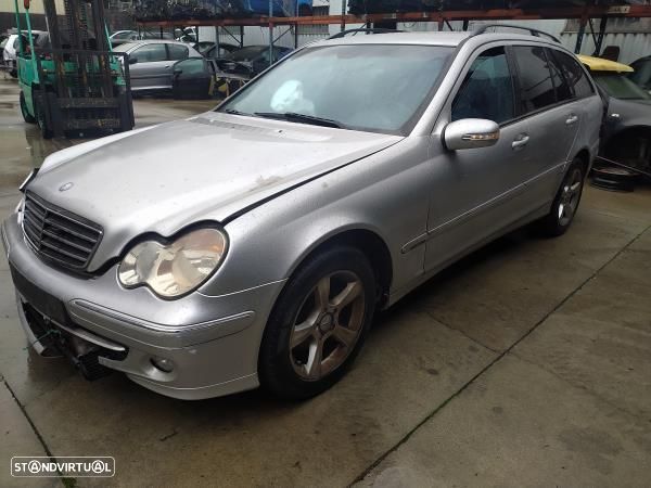 Embaladeira Esq Plastico Mercedes-Benz C-Class T-Model (S203) - 1