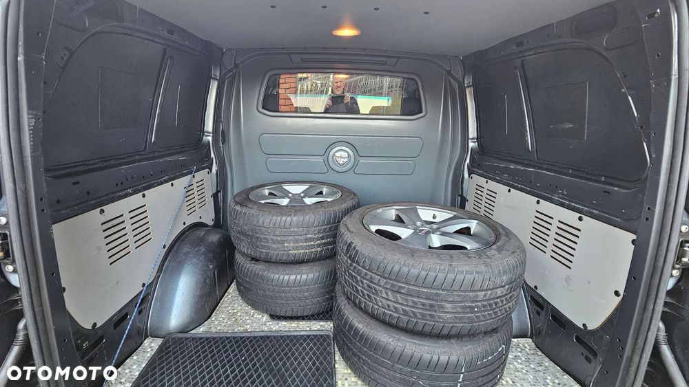 Mercedes-Benz Vito Univan 639.605 - 27