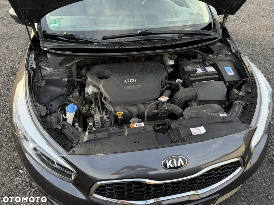 Kia Ceed 1.6 GDI Dream Team Edition - 38