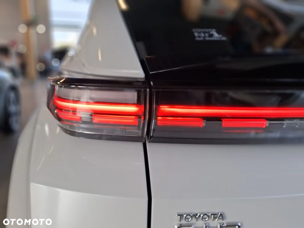 Toyota C-HR+ - 8