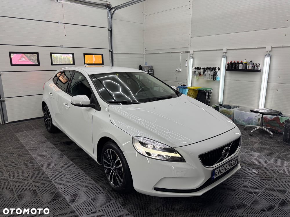 Volvo V40 T2 Geartronic Momentum - 2