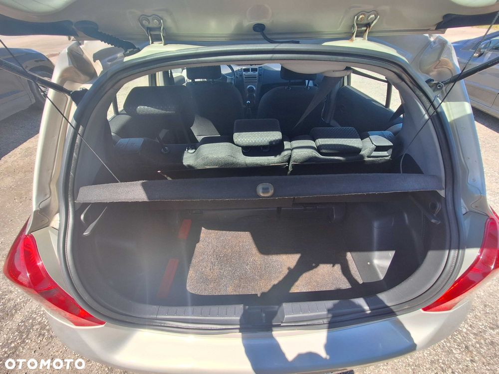 Toyota Yaris - 8