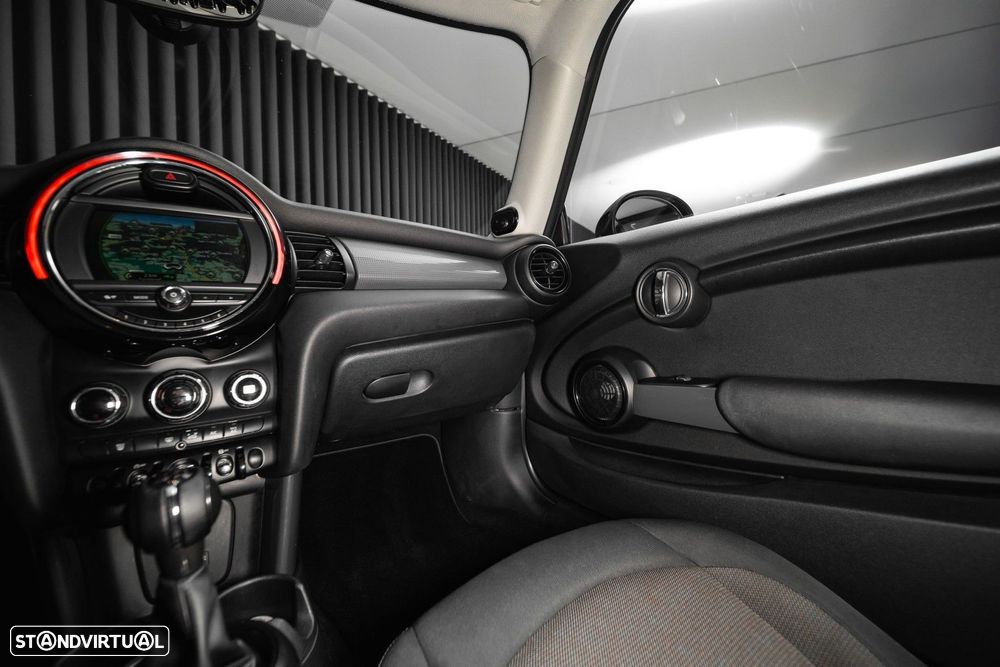 MINI 3 Portas Cooper D - 16