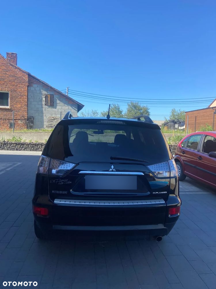 Mitsubishi Outlander 2.0 Intense + NAVI 2WD EU5 - 7