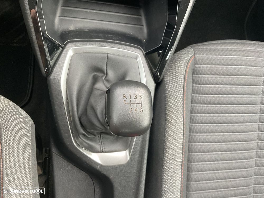 Peugeot 2008 1.2 PureTech Active Pack - 29