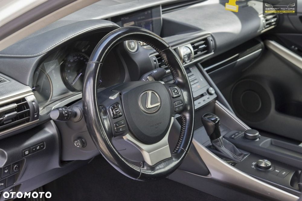 Lexus IS - 21