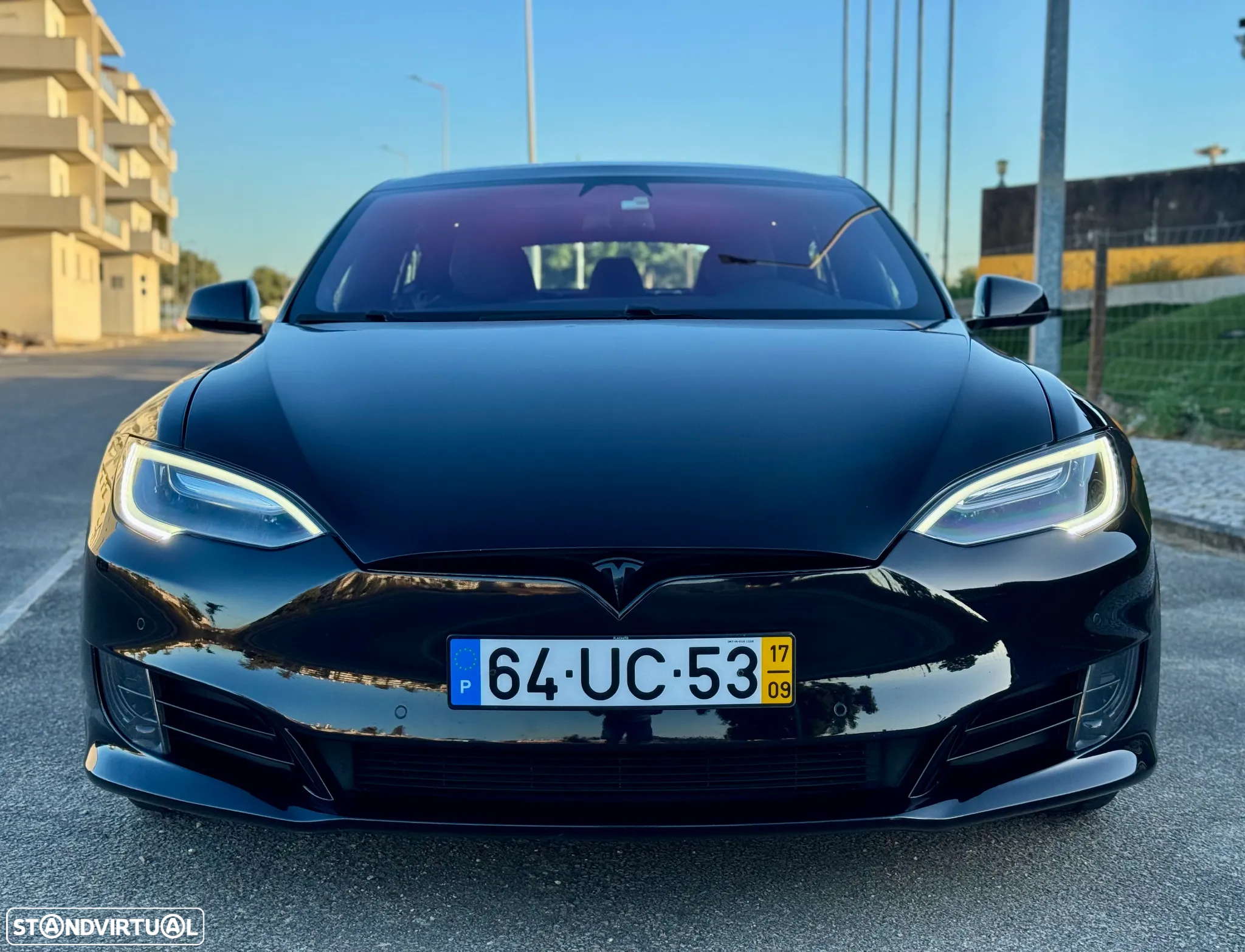 Tesla Model S - 6