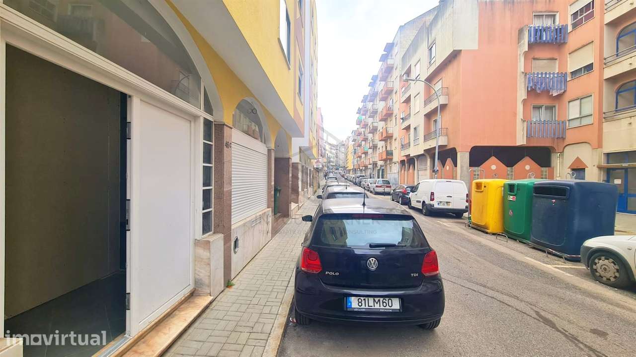 T2 em Conversão com Logradouro e Garagem Privativa – Oportunidade na A - Grande imagem: 4/35
