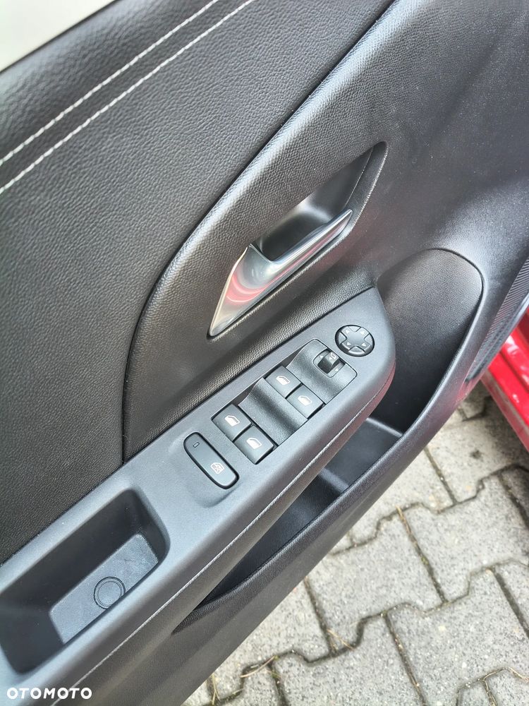 Opel Corsa 1.2 T GS S&S - 11