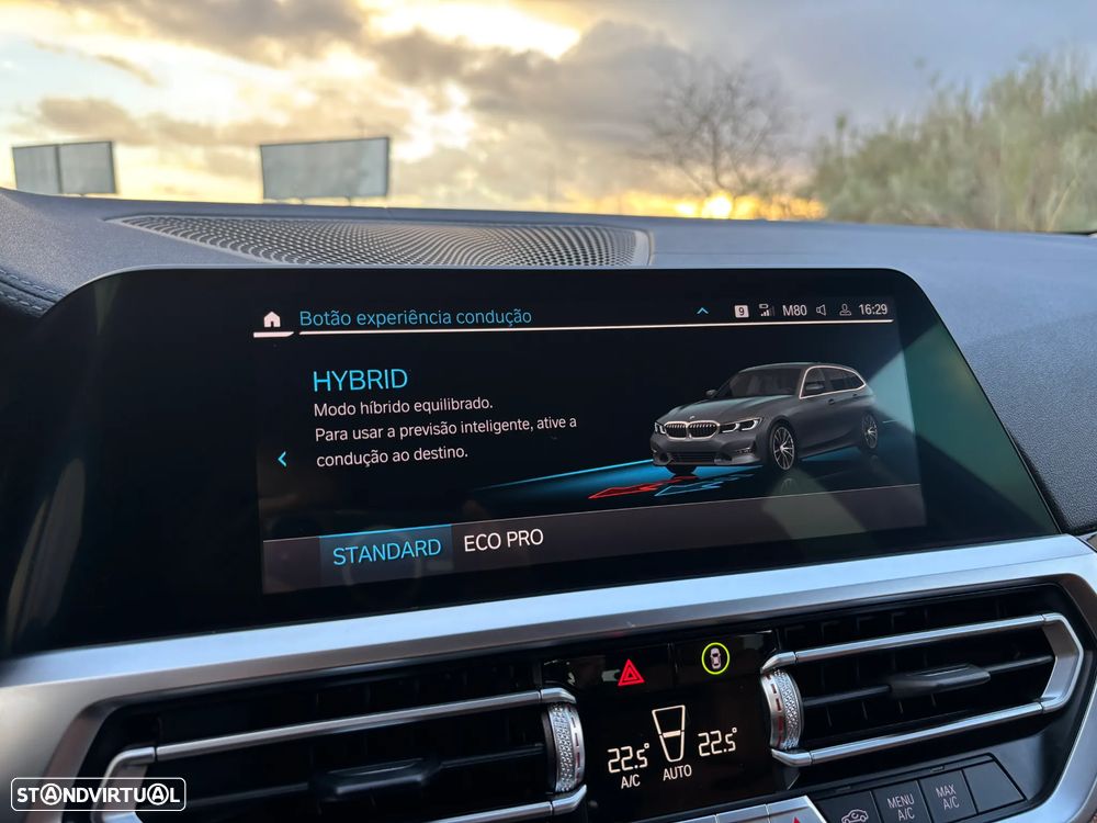 BMW 330 e Touring Line Sport Auto - 28