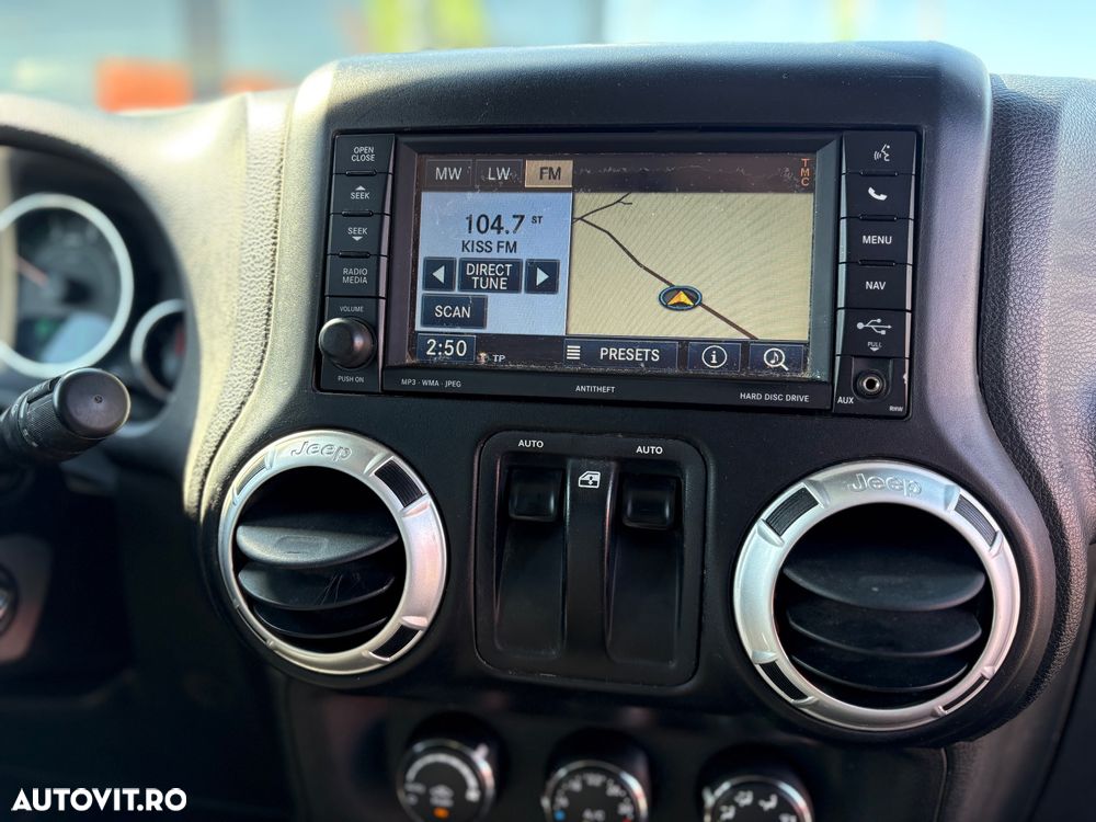 Jeep Wrangler Hard-Top 2.8 CRD DPF Automatik Sahara - 16