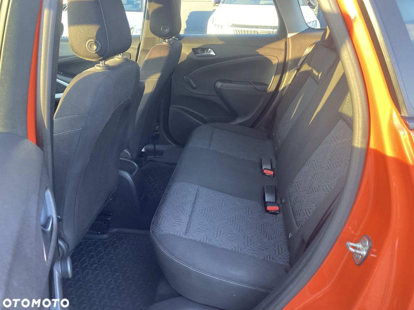 Opel Crossland X 1.2 Essentia - 23