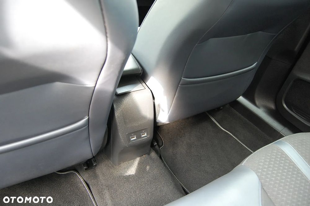 Peugeot 2008 PureTech 130 EAT8 Allure - 28