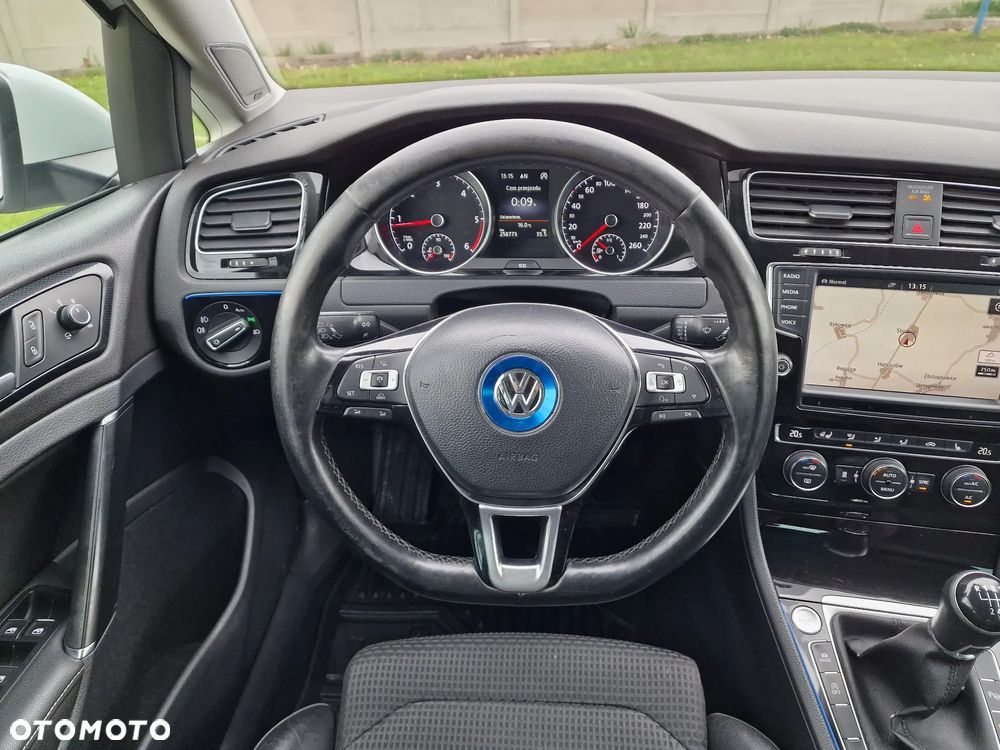 Volkswagen Golf 2.0 TDI (BlueMotion Technology) Highline - 26