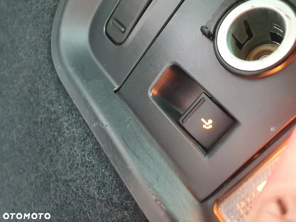 Volkswagen Sharan 2.0 TDI Blue Motion Comfortline - 24