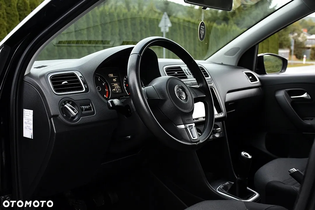 Volkswagen Polo 1.4 MATCH - 17