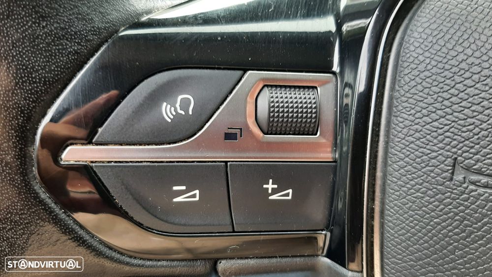 Peugeot 2008 1.2 PureTech Active Pack - 37