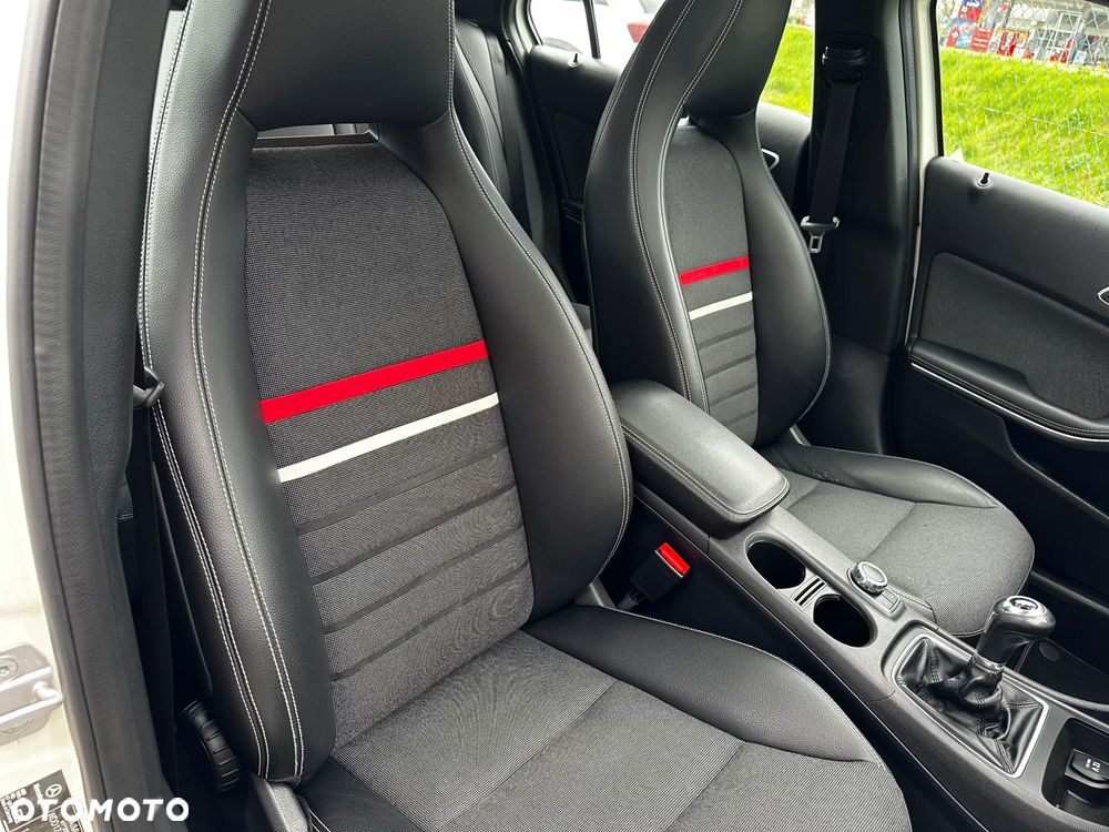 Mercedes-Benz Klasa A 180 (BlueEFFICIENCY) Style - 17