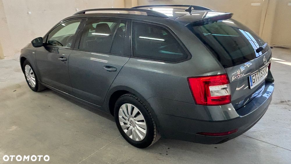 Skoda Octavia 2.0 TDI SCR 4x4 Ambition DSG - 3