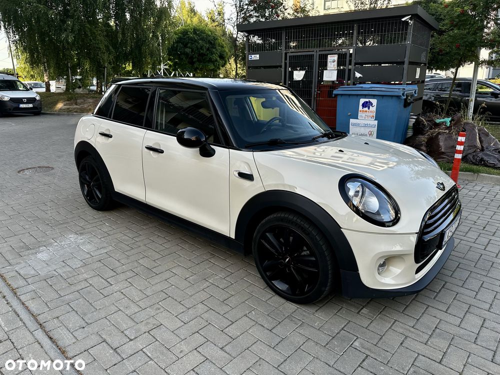 MINI Cooper Standard - 2