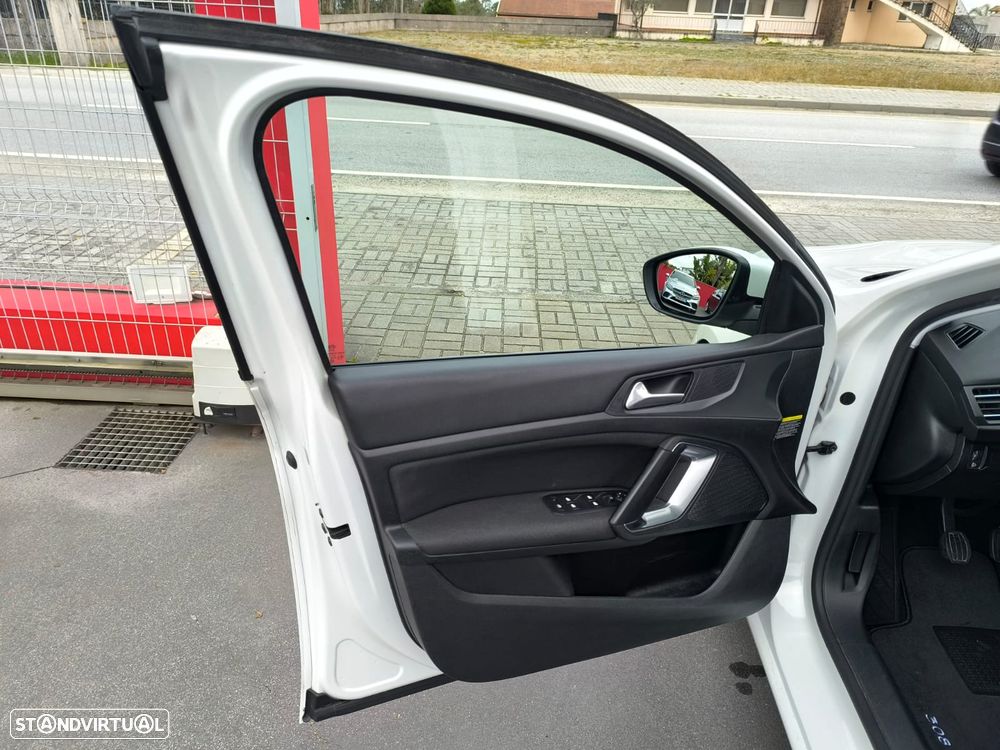 Peugeot 308 PureTech 130 GPF Stop & Start Allure - 23