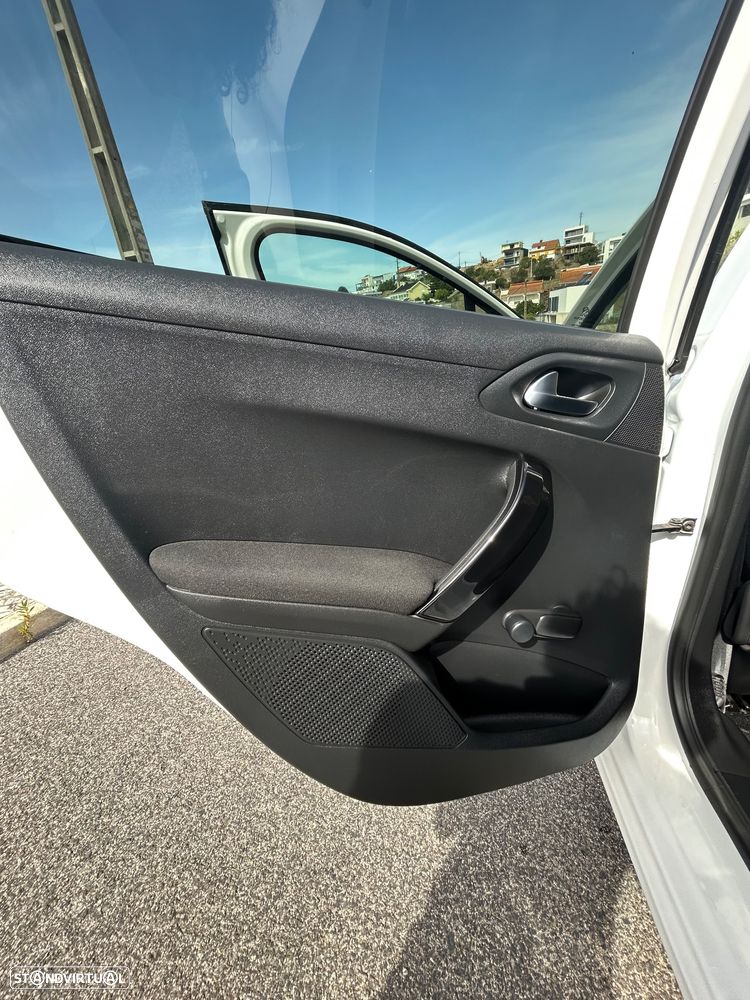 Peugeot 208 1.2 PureTech Style - 14