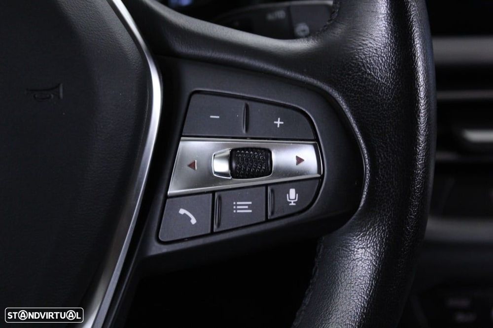 BMW 330 e Touring Auto - 23