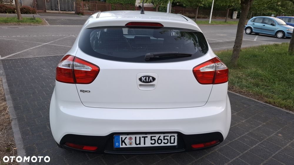 Kia Rio - 8
